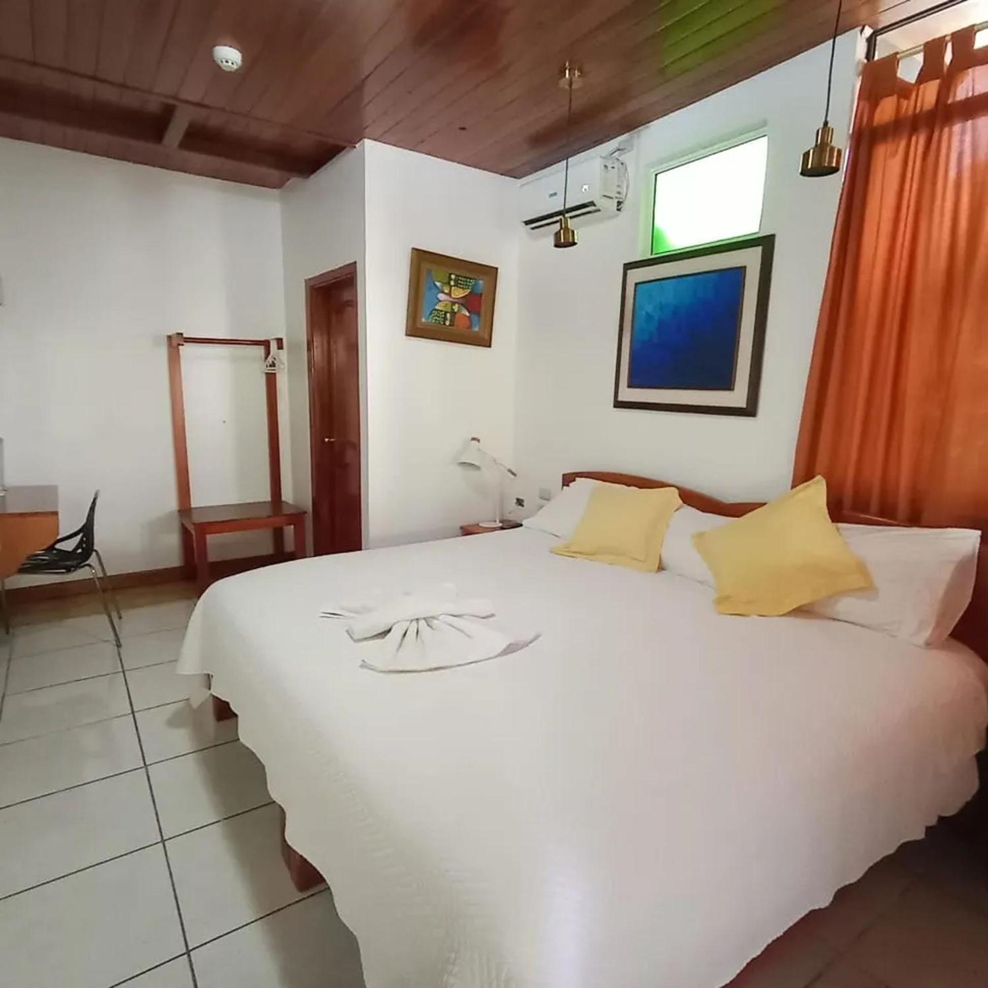 Isla Azul Otel Puerto Ayora  Dış mekan fotoğraf