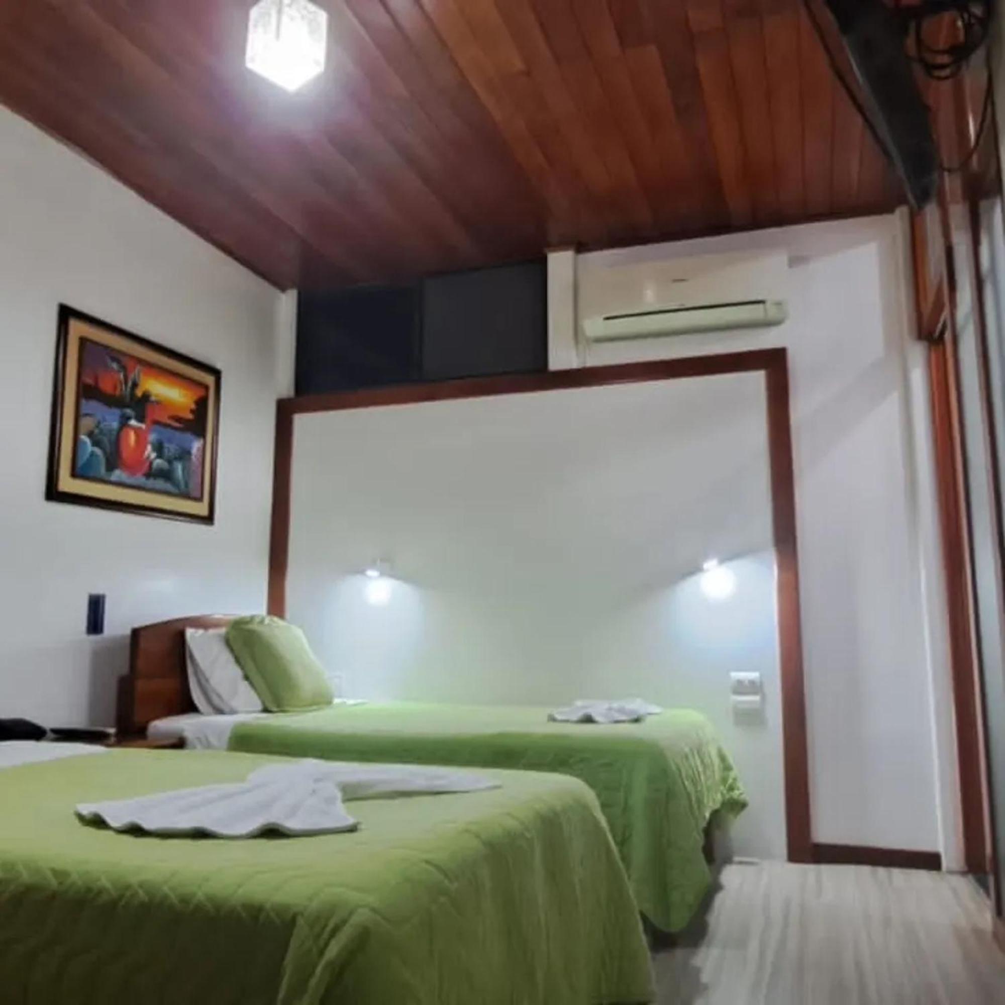 Isla Azul Otel Puerto Ayora  Dış mekan fotoğraf